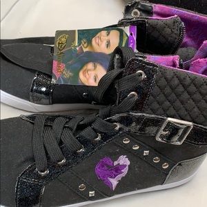COPY - NWT descendants sneakers!